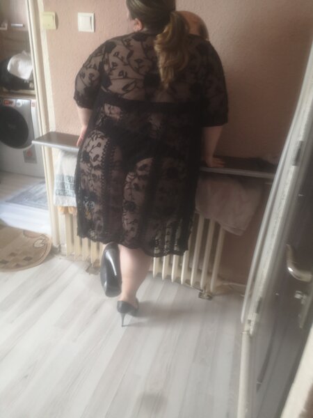 Amalia, 43 ani, Doamna stilata si rafinata cu experienta in arta masajului